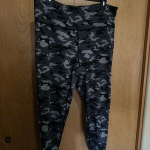 Women’s Camouflage Reversible Leggings